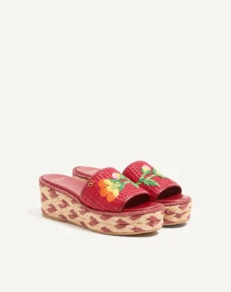 Bribri Raffia Wedge Slide με κεντημένο λουλούδι 65 mm Bribri Raffia Wedge Slide με κεντημένο λουλούδι 65 mm