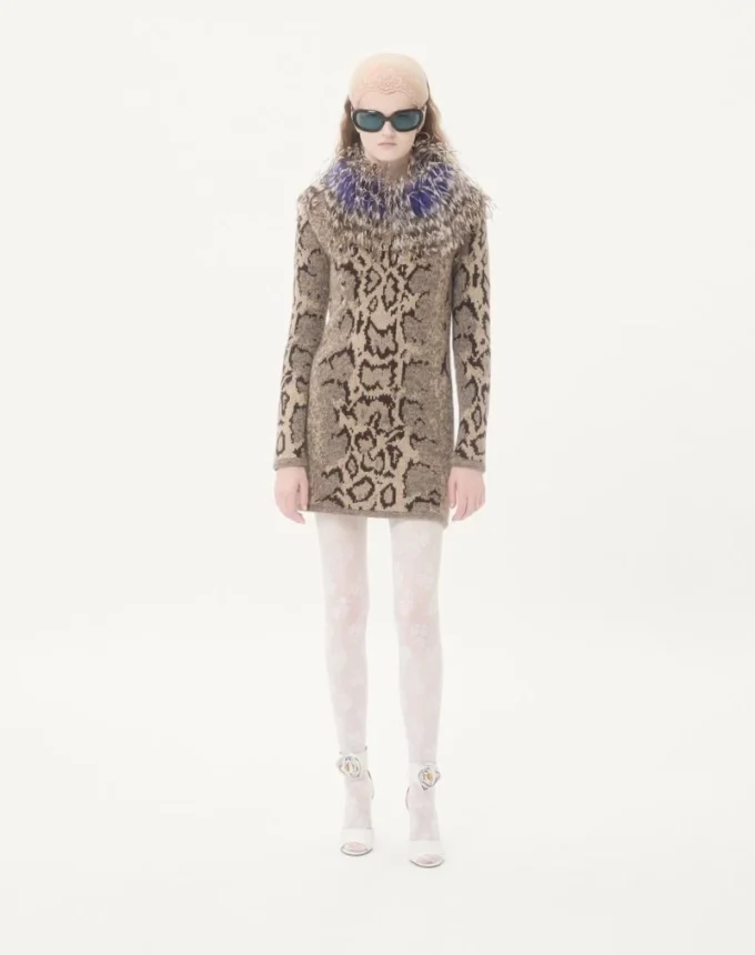 Φόρεμα από κασμίρ με animal print και φτερά Φόρεμα από κασμίρ με animal print και φτερά