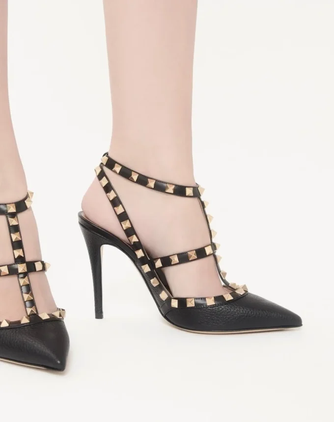 Γόβες Rockstud από δέρμα με κοκκώδη υφή και λουράκι στον αστράγαλο 100 mm