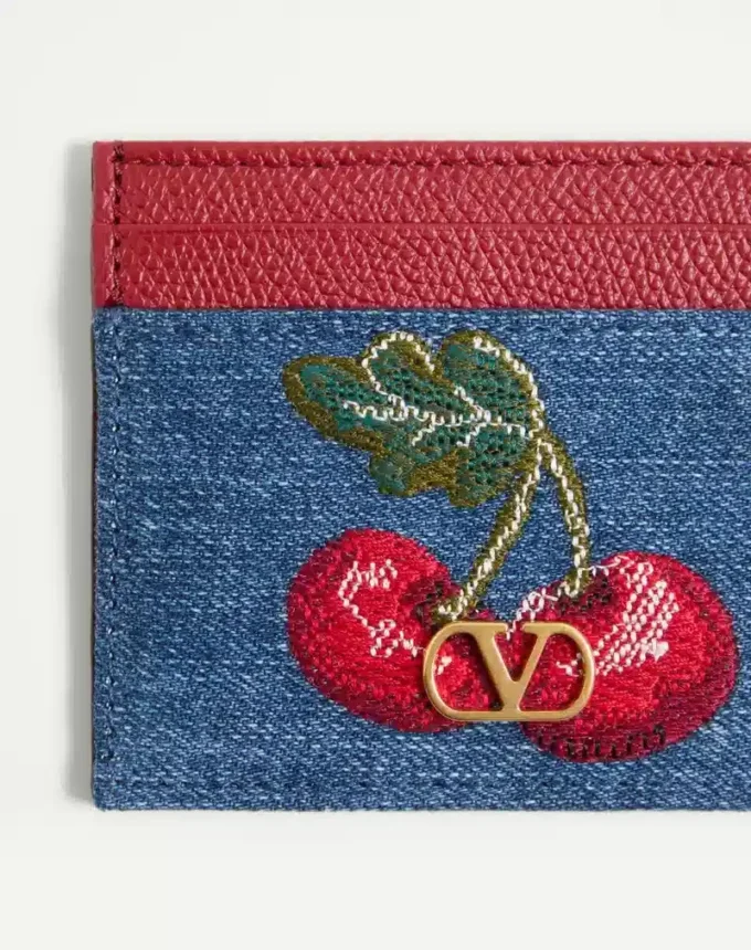 Κάρτα Vlogo Signature Denim με κεντημένο σχέδιο Cherryfic Κάρτα Vlogo Signature Denim με κεντημένο σχέδιο Cherryfic
