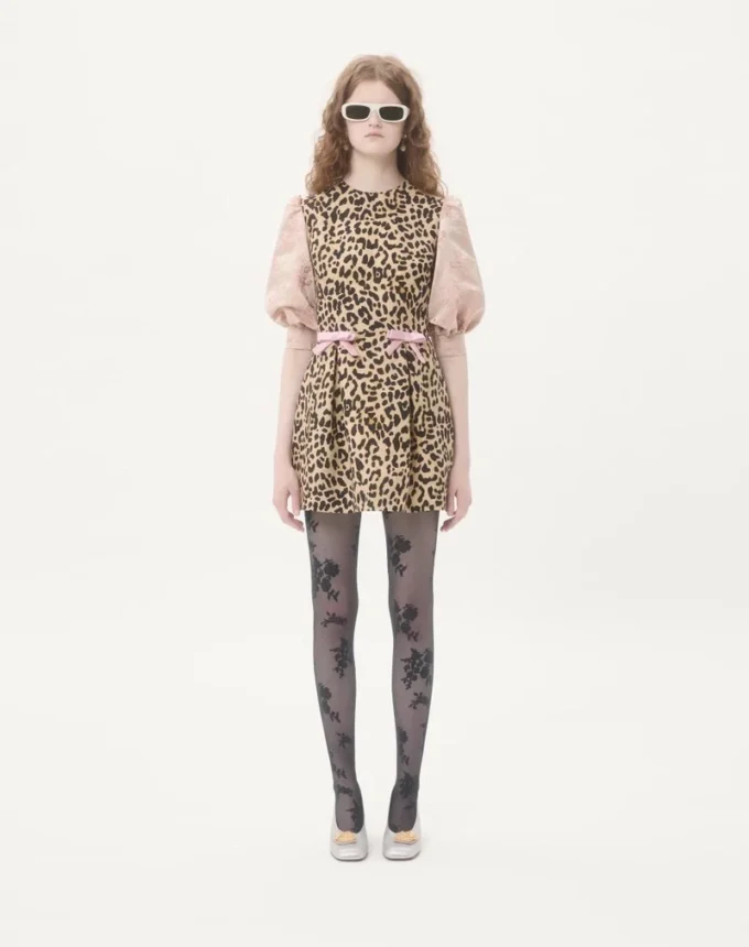 Κοντό φόρεμα από κρεπ με animalier print Κοντό φόρεμα από κρεπ με animalier print