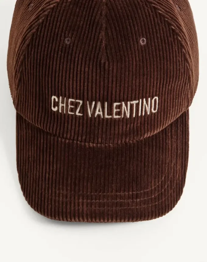 Κουκούλα μπέιζμπολ Chez Valentino από βελούδο με κεντήματα