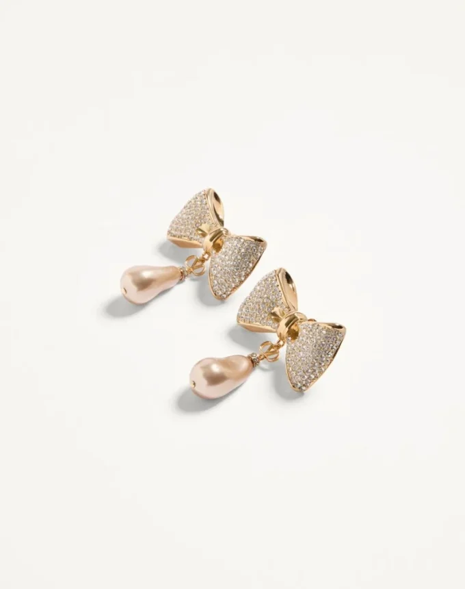 Μεταλλικά σκουλαρίκια San Fin με κρύσταλλα Swarovski® και μαργαριτάρια Μεταλλικά σκουλαρίκια San Fin με κρύσταλλα Swarovski® και μαργαριτάρια
