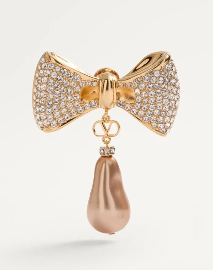 Μεταλλικά σκουλαρίκια San Fin με κρύσταλλα Swarovski® και μαργαριτάρια Μεταλλικά σκουλαρίκια San Fin με κρύσταλλα Swarovski® και μαργαριτάρια