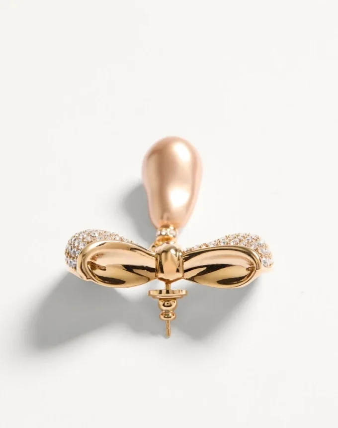 Μεταλλικά σκουλαρίκια San Fin με κρύσταλλα Swarovski® και μαργαριτάρια Μεταλλικά σκουλαρίκια San Fin με κρύσταλλα Swarovski® και μαργαριτάρια