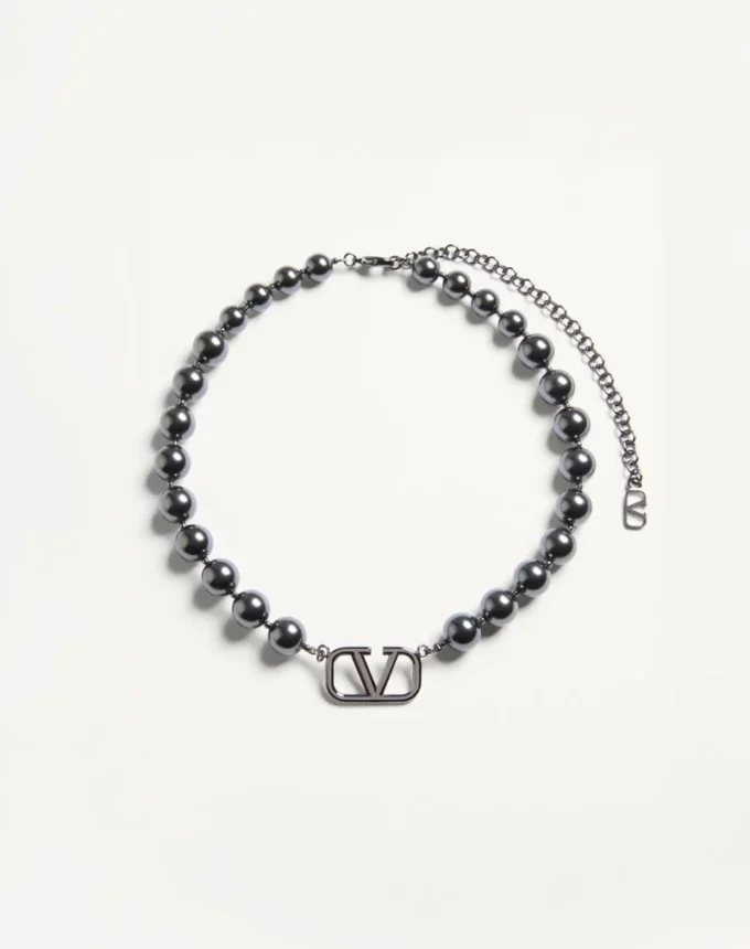 Μεταλλικό κολιέ Vlogo Signature με πέρλες Swarovski® Μεταλλικό κολιέ Vlogo Signature με πέρλες Swarovski®