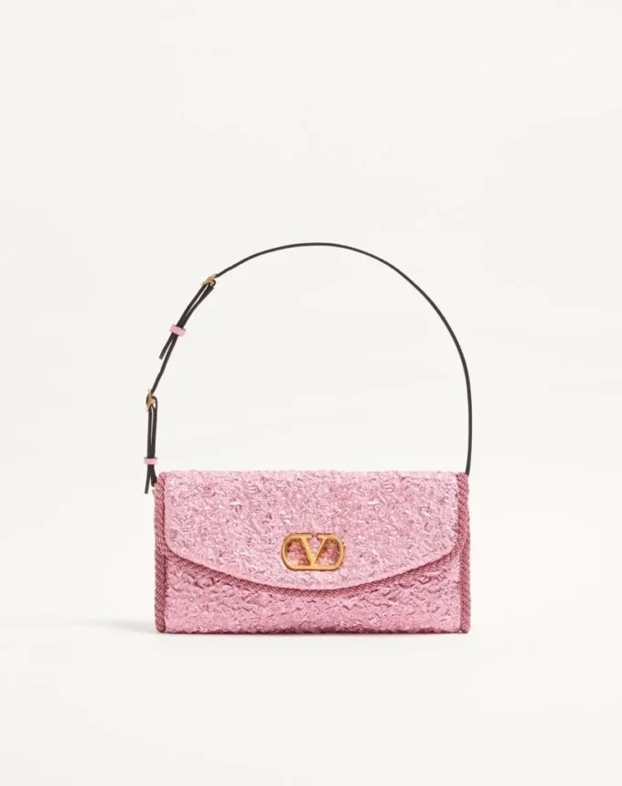 Μικρή τσάντα ώμου Valentino Garavani DeVain από ύφασμα Cloqué Jacquard. Μικρή τσάντα ώμου Valentino Garavani DeVain από ύφασμα Cloqué Jacquard.
