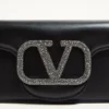 Μικρή τσάντα ώμου Valentino Garavani Locò με λογότυπο Jewel Μικρή τσάντα ώμου Valentino Garavani Locò με λογότυπο Jewel