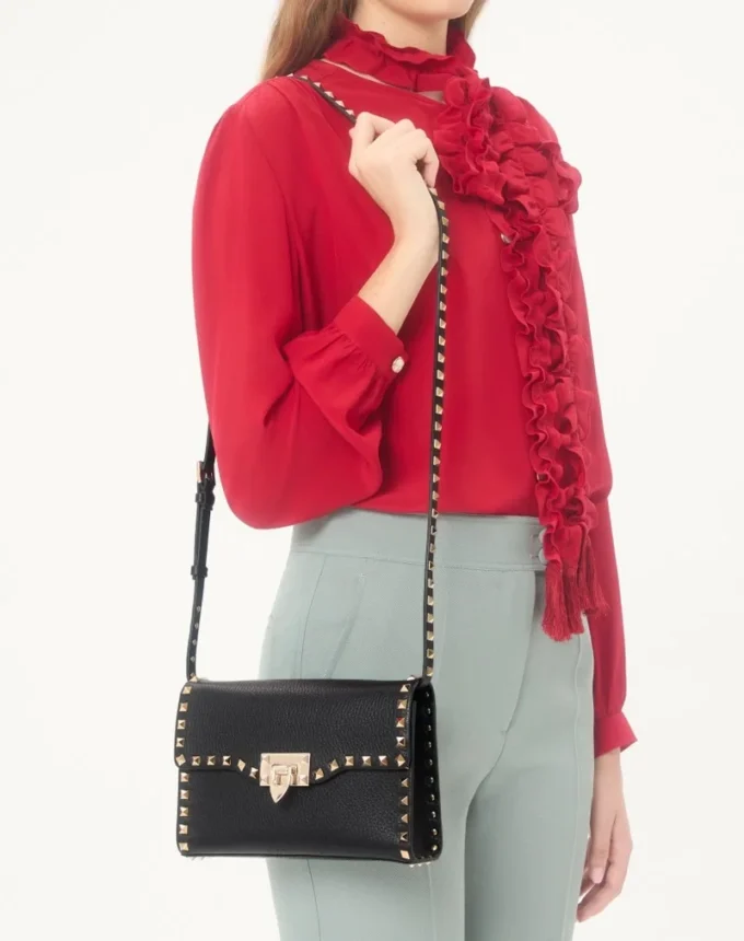 Μικρή τσάντα Rockstud Grainy Calfskin Crossbody Μικρή τσάντα Rockstud Grainy Calfskin Crossbody
