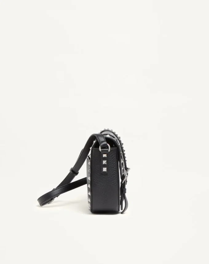 Μικρή τσάντα Rockstud Grainy Calfskin Crossbody
