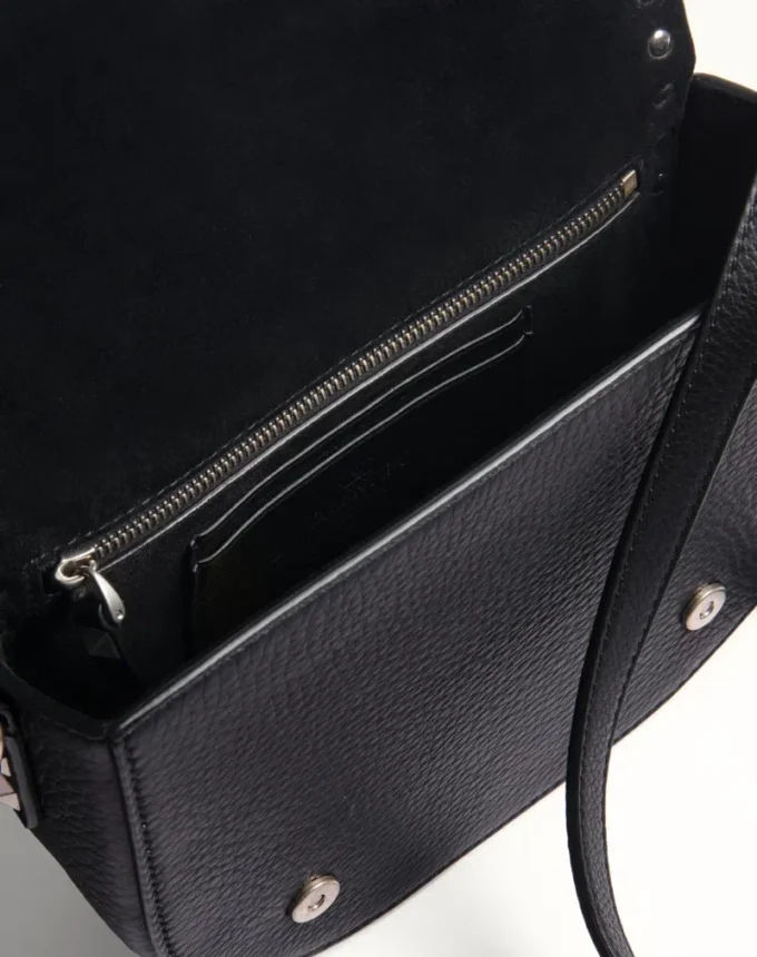 Μικρή τσάντα Rockstud Grainy Calfskin Crossbody