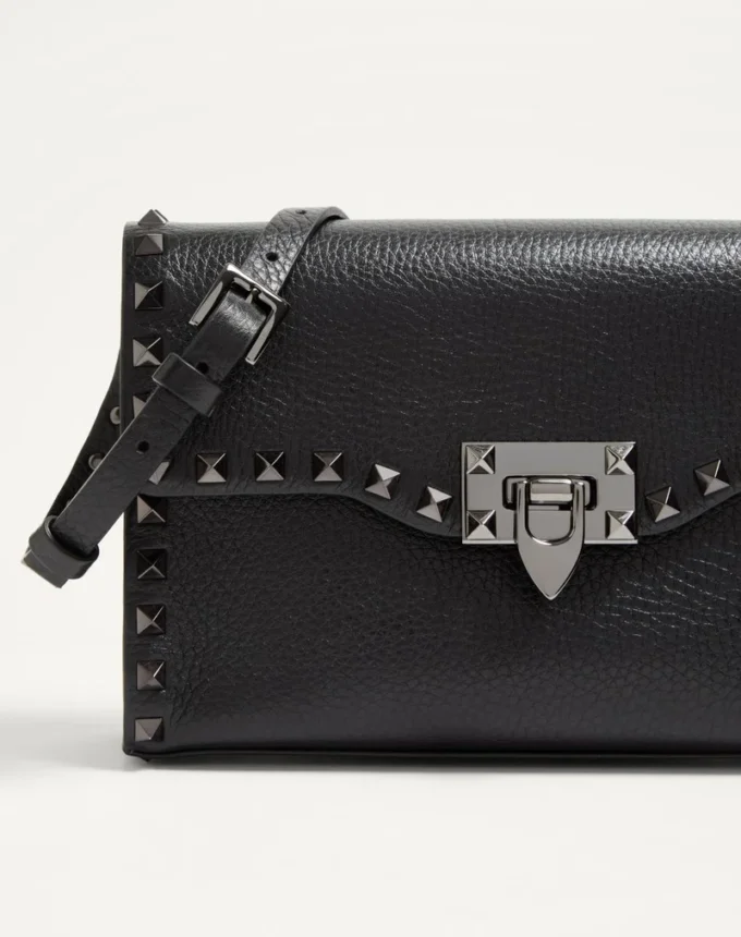 Μικρή τσάντα Rockstud Grainy Calfskin Crossbody Μικρή τσάντα Rockstud Grainy Calfskin Crossbody