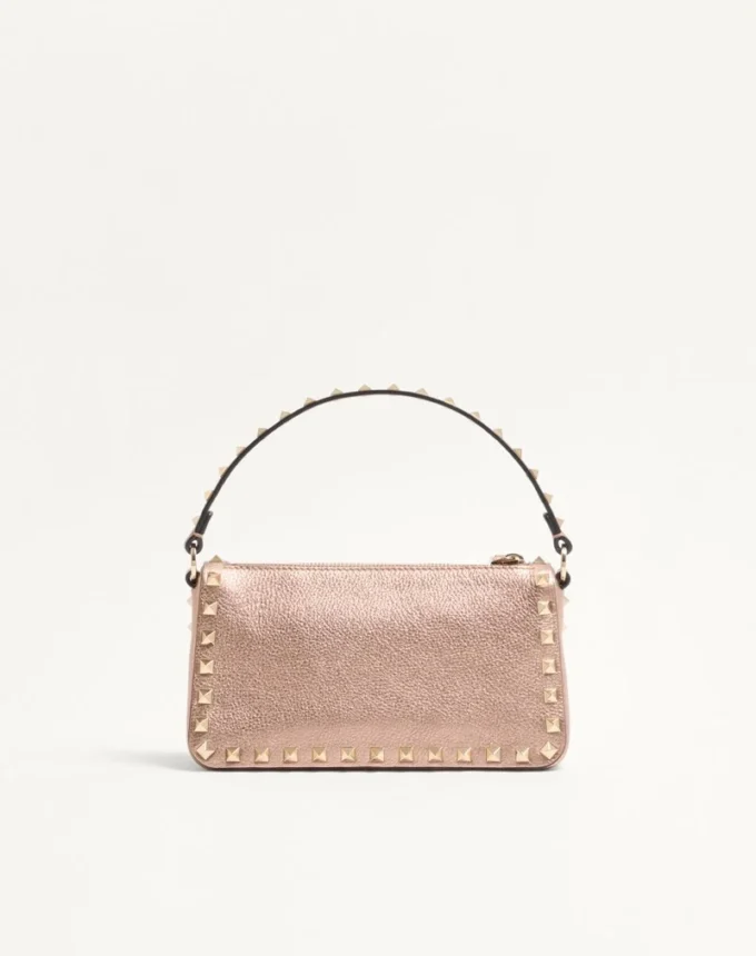 Μικρή τσάντα Valentino Garavani Rockstud από πλαστικοποιημένο δέρμα μοσχαριού Μικρή τσάντα Valentino Garavani Rockstud από πλαστικοποιημένο δέρμα μοσχαριού