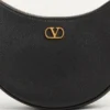 Μίνι τσάντα Hobo Vlogo Signature από δέρμα μοσχαριού με κόκκους Μίνι τσάντα Hobo Vlogo Signature από δέρμα μοσχαριού με κόκκους