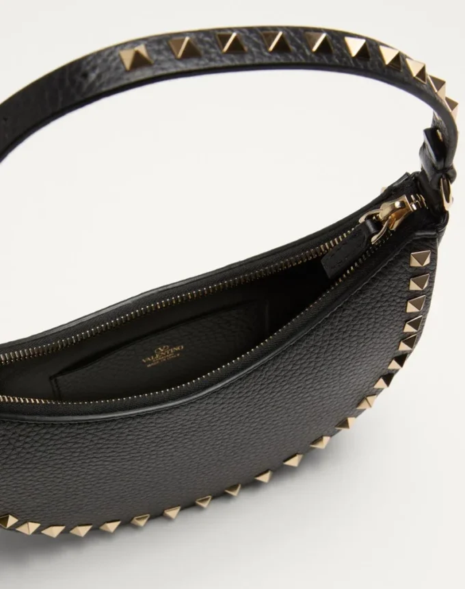 Μίνι τσάντα Rockstud Hobo από δέρμα μοσχαριού με κόκκους Μίνι τσάντα Rockstud Hobo από δέρμα μοσχαριού με κόκκους