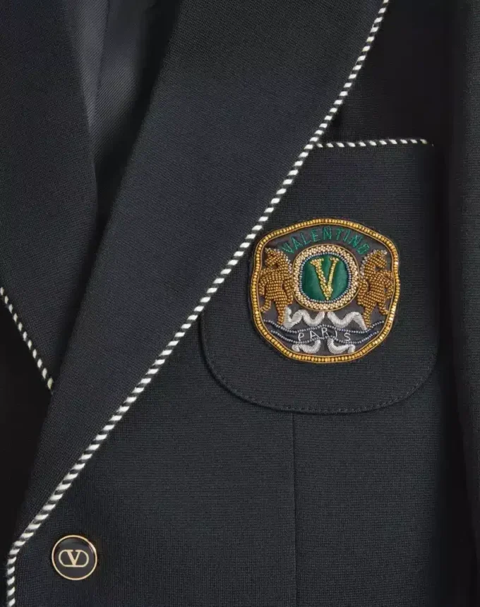 Μονόπετο μάλλινο σακάκι Valentino με έμπλαστρο Valentino Μονόπετο μάλλινο σακάκι Valentino με έμπλαστρο Valentino