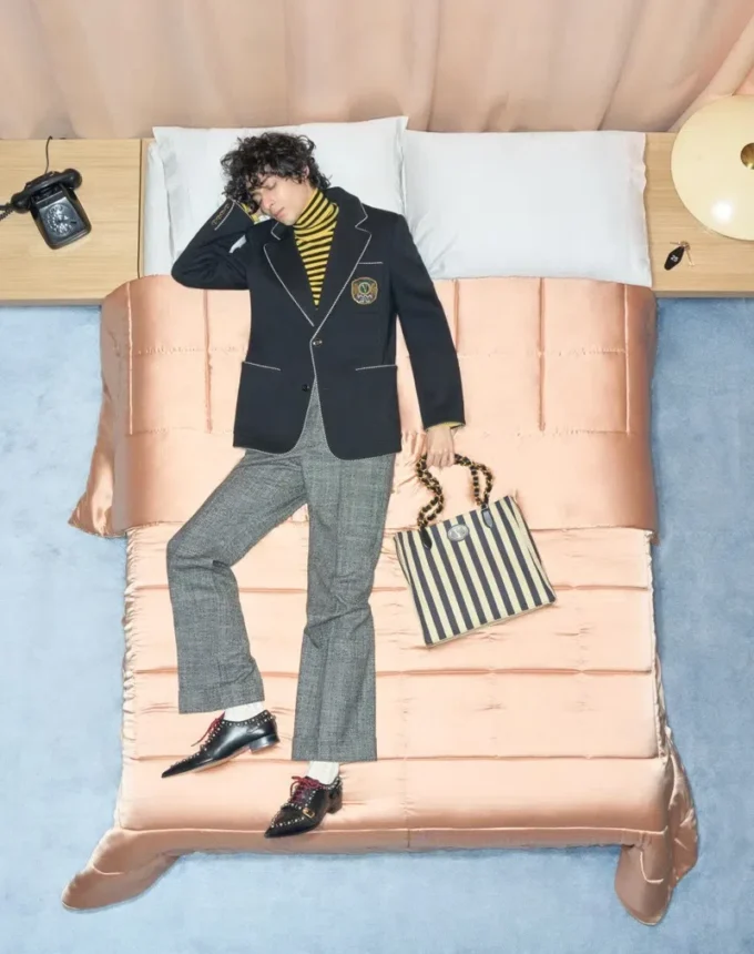 Μονόπετο μάλλινο σακάκι Valentino με έμπλαστρο Valentino Μονόπετο μάλλινο σακάκι Valentino με έμπλαστρο Valentino
