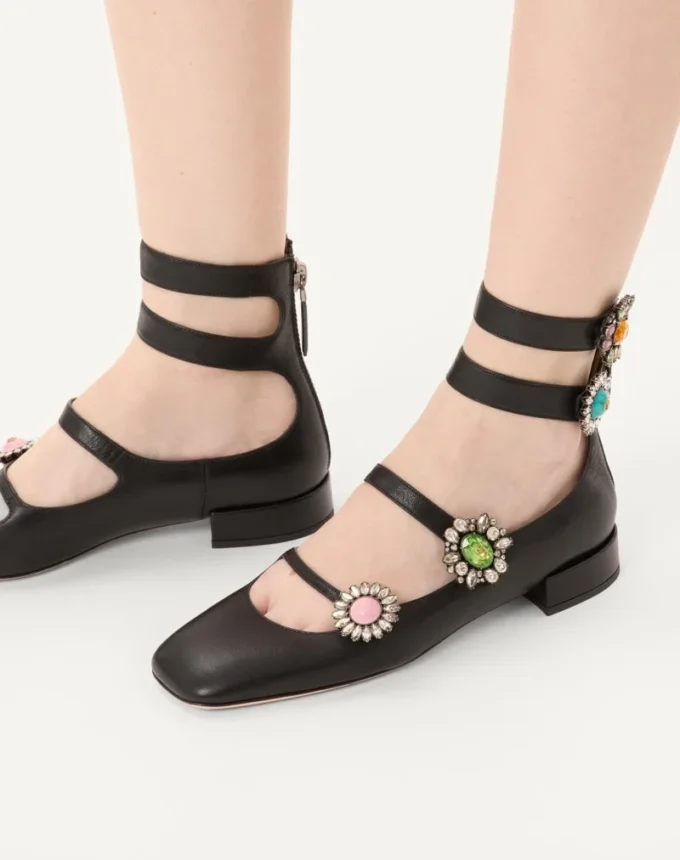 Μπαλαρίνες Preshoes με λουράκια από δέρμα κατσίκας με κοσμηματοειδή κουμπιά 20 mm Μπαλαρίνες Preshoes με λουράκια από δέρμα κατσίκας με κοσμηματοειδή κουμπιά 20 mm