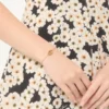 Οβάλ βραχιόλι από μέταλλο και μαργαριτάρια Swarovski® Οβάλ βραχιόλι από μέταλλο και μαργαριτάρια Swarovski®