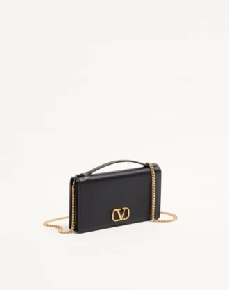 Πορτοφόλι VLogo Signature Grainy Calfskin με αλυσίδα