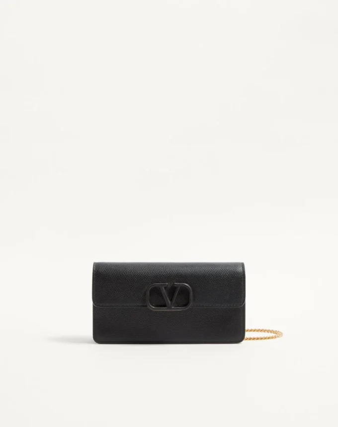 Πορτοφόλι Vlogo Signature Grainy Calfskin με αλυσίδα Πορτοφόλι Vlogo Signature Grainy Calfskin με αλυσίδα