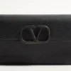 Πορτοφόλι Vlogo Signature Grainy Calfskin με αλυσίδα Πορτοφόλι Vlogo Signature Grainy Calfskin με αλυσίδα