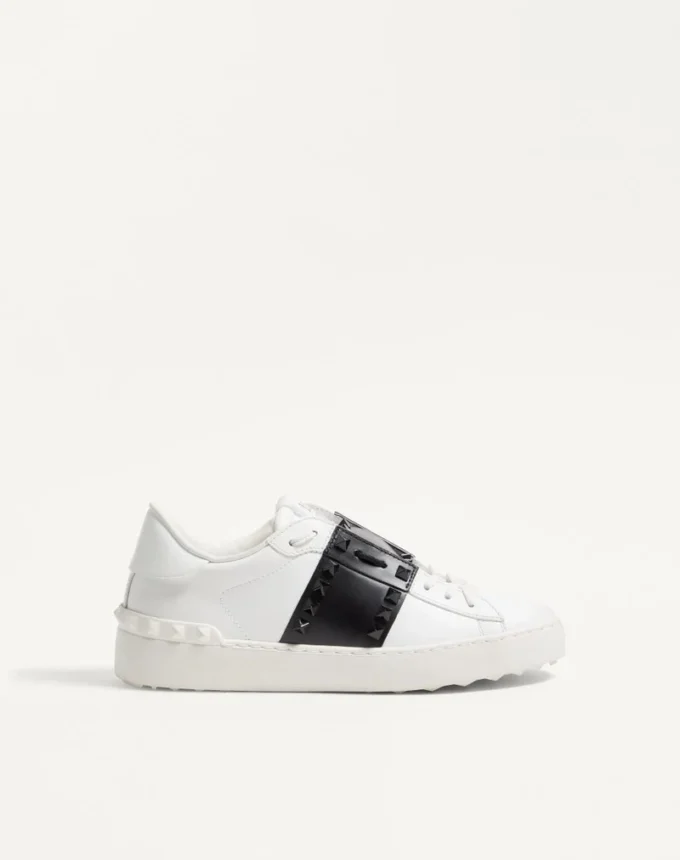 Rockstud Untitled Sneaker από δέρμα μοσχαριού με καρφιά σε τόνους Rockstud Untitled Sneaker από δέρμα μοσχαριού με καρφιά σε τόνους