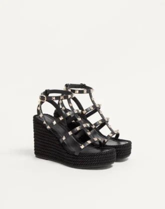 sandalia me loyraki ston astragalo rockstud apo derma moscharioy 95 mm 2 330x417 - &Sigma;&alpha;&nu;&delta;ά&lambda;&iota;&alpha; &mu;&epsilon; &lambda;&omicron;&upsilon;&rho;ά&kappa;&iota; &sigma;&tau;&omicron;&nu; &alpha;&sigma;&tau;&rho;ά&gamma;&alpha;&lambda;&omicron; Rockstud &alpha;&pi;ό &delta;έ&rho;&mu;&alpha; &mu;&omicron;&sigma;&chi;&alpha;&rho;&iota;&omicron;ύ 95 mm