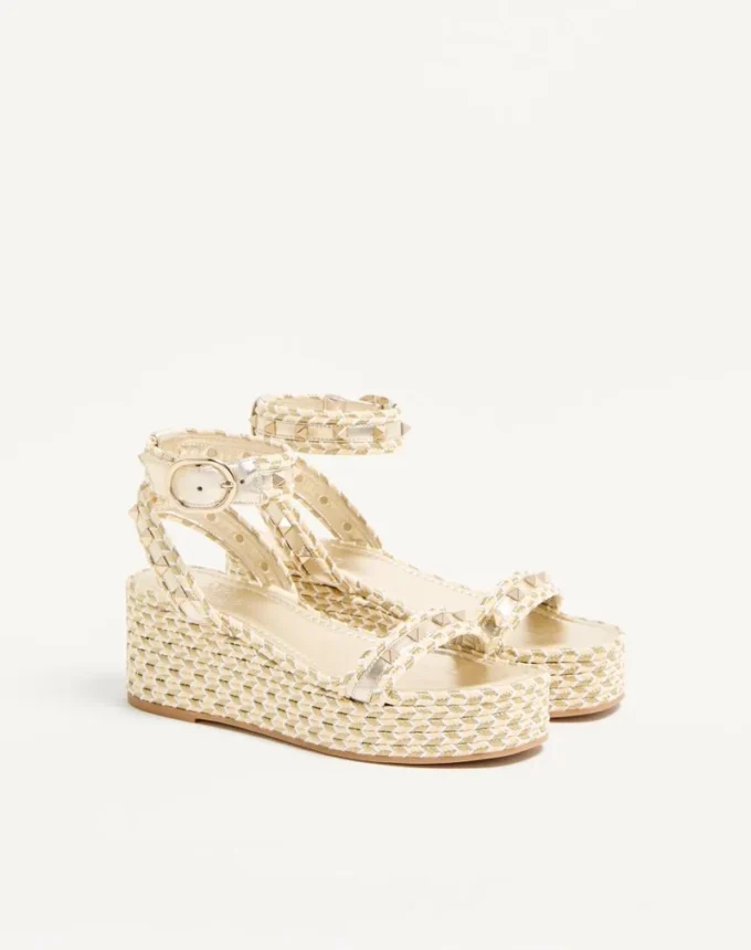 Σανδάλια Rockstud Flatform από πλαστικοποιημένο δέρμα Nappa 45 mm Σανδάλια Rockstud Flatform από πλαστικοποιημένο δέρμα Nappa 45 mm
