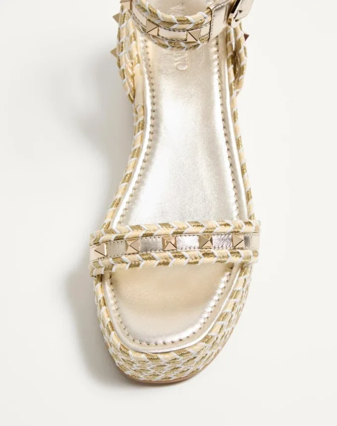 Σανδάλια Rockstud Flatform από πλαστικοποιημένο δέρμα Nappa 45 mm Σανδάλια Rockstud Flatform από πλαστικοποιημένο δέρμα Nappa 45 mm