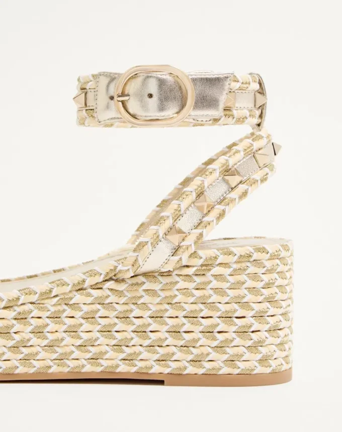 Σανδάλια Rockstud Flatform από πλαστικοποιημένο δέρμα Nappa 45 mm Σανδάλια Rockstud Flatform από πλαστικοποιημένο δέρμα Nappa 45 mm