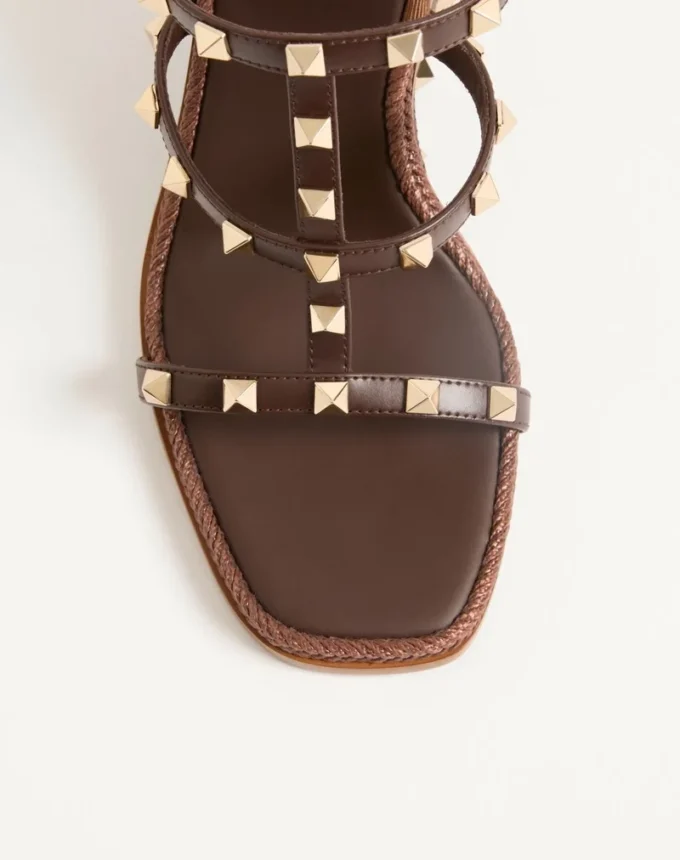 Σανδάλια Rockstud Wedge Slide από δέρμα μοσχαριού με κεντημένο σχέδιο Cornely 100 mm Σανδάλια Rockstud Wedge Slide από δέρμα μοσχαριού με κεντημένο σχέδιο Cornely 100 mm