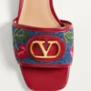 Σανδάλια Vlogo Signature Denim Slide με κεντημένο σχέδιο Cherryfic 20 mm Σανδάλια Vlogo Signature Denim Slide με κεντημένο σχέδιο Cherryfic 20 mm