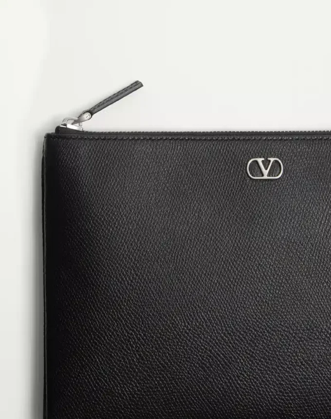 Θήκη Vlogo Signature από δέρμα μοσχαριού με υφή Θήκη Vlogo Signature από δέρμα μοσχαριού με υφή