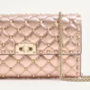 Τσάντα ώμου Valentino Garavani Rockstud Spike από πλαστικοποιημένο δέρμα νάπα Τσάντα ώμου Valentino Garavani Rockstud Spike από πλαστικοποιημένο δέρμα νάπα