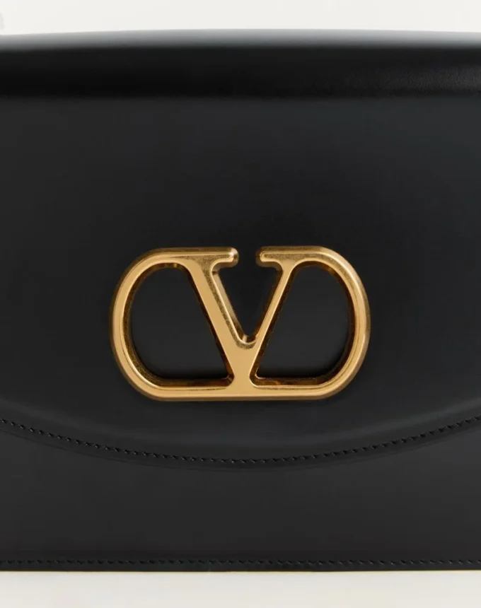 Τσάντα ώμου Valentino Garavani Vain από γυαλιστερό δέρμα μοσχαριού Τσάντα ώμου Valentino Garavani Vain από γυαλιστερό δέρμα μοσχαριού
