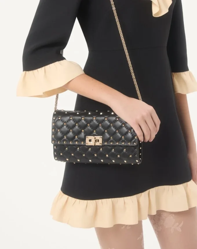 Τσάντα Rockstud Spike Nappa Leather Crossbody Clutch Τσάντα Rockstud Spike Nappa Leather Crossbody Clutch