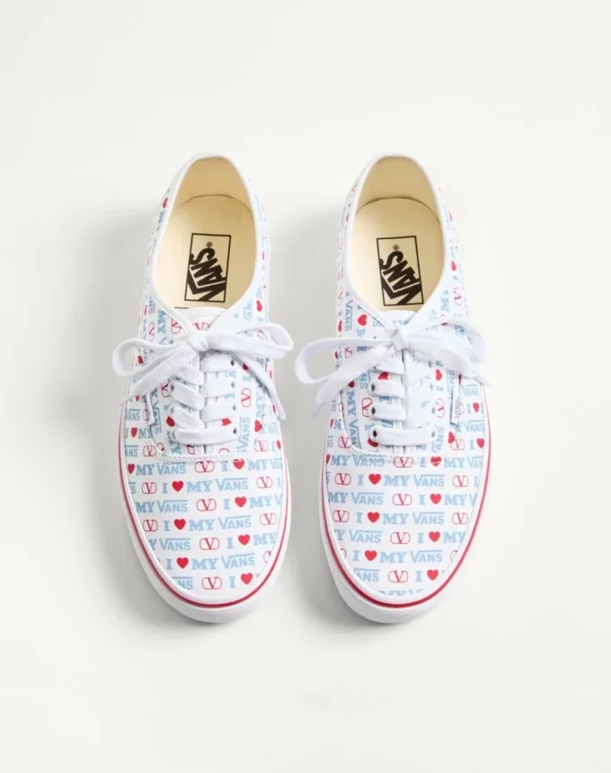Valentino Garavani και Vans χαμηλά αθλητικά παπούτσια από ύφασμα με τύπωμα Valentino Vans Love Valentino Garavani και Vans χαμηλά αθλητικά παπούτσια από ύφασμα με τύπωμα Valentino Vans Love