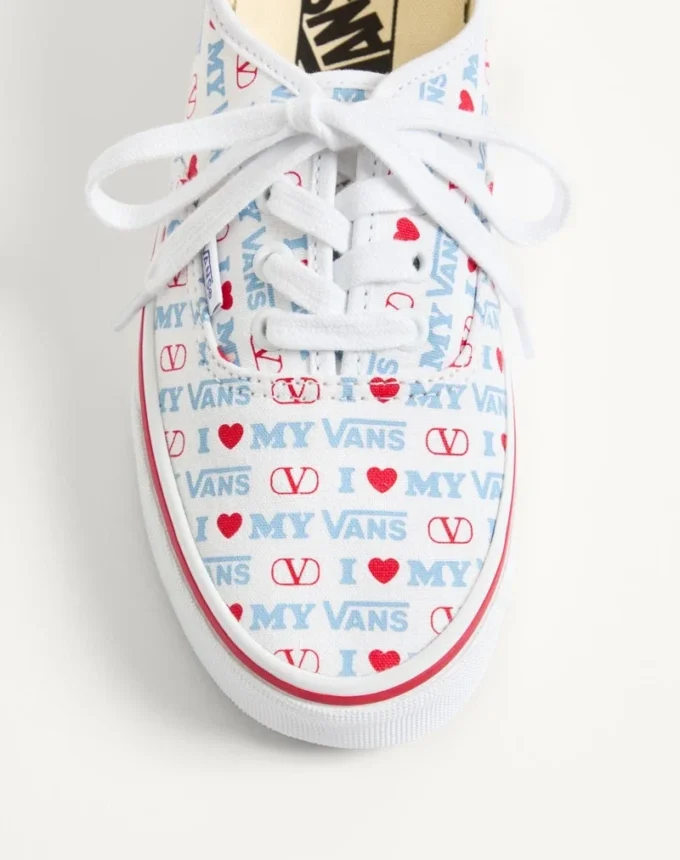 Valentino Garavani και Vans χαμηλά αθλητικά παπούτσια από ύφασμα με τύπωμα Valentino Vans Love Valentino Garavani και Vans χαμηλά αθλητικά παπούτσια από ύφασμα με τύπωμα Valentino Vans Love