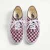 Valentino Garavani και Vans χαμηλά αθλητικά παπούτσια από ύφασμα με τυπωμένο λογότυπο V σε μοτίβο σκακιέρας Valentino Garavani και Vans χαμηλά αθλητικά παπούτσια από ύφασμα με τυπωμένο λογότυπο V σε μοτίβο σκακιέρας