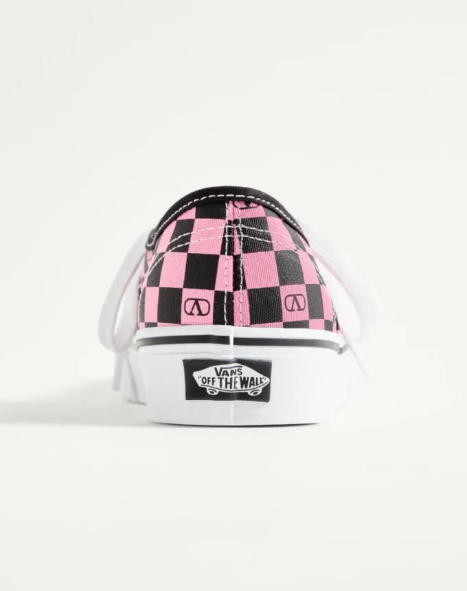 Valentino Garavani και Vans χαμηλά αθλητικά παπούτσια από ύφασμα με τυπωμένο λογότυπο V σε μοτίβο σκακιέρας Valentino Garavani και Vans χαμηλά αθλητικά παπούτσια από ύφασμα με τυπωμένο λογότυπο V σε μοτίβο σκακιέρας