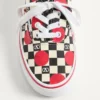 Valentino Garavani και Vans χαμηλά αθλητικά παπούτσια από ύφασμα με τυπωμένο λογότυπο V σε μοτίβο σκακιέρας και λεπτομέρειες με πουά Valentino Garavani και Vans χαμηλά αθλητικά παπούτσια από ύφασμα με τυπωμένο λογότυπο V σε μοτίβο σκακιέρας και λεπτομέρειες με πουά