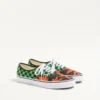 Valentino Garavani και Vans χαμηλά αθλητικά παπούτσια από ύφασμα με τυπωμένο λογότυπο VLogo σε μοτίβο σκακιέρας και τυπωμένα τροπικά φύλλα Valentino Garavani και Vans χαμηλά αθλητικά παπούτσια από ύφασμα με τυπωμένο λογότυπο VLogo σε μοτίβο σκακιέρας και τυπωμένα τροπικά φύλλα