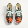 Valentino Garavani και Vans χαμηλά αθλητικά παπούτσια από ύφασμα με τυπωμένο λογότυπο VLogo σε μοτίβο σκακιέρας και τυπωμένα τροπικά φύλλα Valentino Garavani και Vans χαμηλά αθλητικά παπούτσια από ύφασμα με τυπωμένο λογότυπο VLogo σε μοτίβο σκακιέρας και τυπωμένα τροπικά φύλλα
