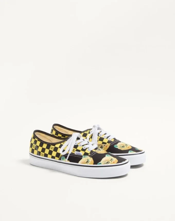 Valentino Garavani και Vans χαμηλά αθλητικά παπούτσια από ύφασμα με VLogo Checkerboard Print και Le Chat De La Maison Print Valentino Garavani και Vans χαμηλά αθλητικά παπούτσια από ύφασμα με VLogo Checkerboard Print και Le Chat De La Maison Print