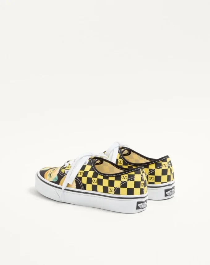 Valentino Garavani και Vans χαμηλά αθλητικά παπούτσια από ύφασμα με VLogo Checkerboard Print και Le Chat De La Maison Print Valentino Garavani και Vans χαμηλά αθλητικά παπούτσια από ύφασμα με VLogo Checkerboard Print και Le Chat De La Maison Print
