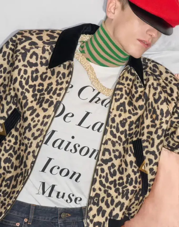 Μπουφάν Valentino Bomber από μαλλί με VGold στις πλαϊνές τσέπες